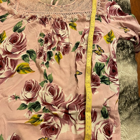 💝 Suzanne Betro Pink lace and cotton floral and butterfly blouse, 2X - Picture 10 of 14